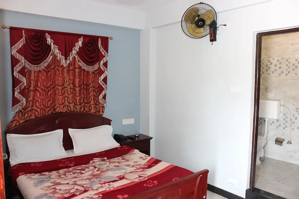 Hill Crest Hotel